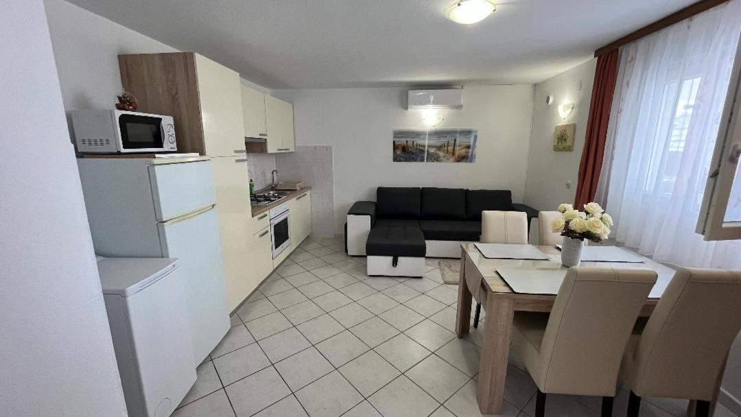 Apartment Ante Razanj Exterior photo